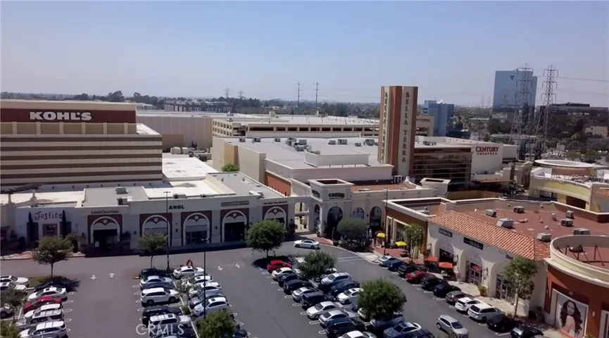 Great shops and entertainment at Bella Terra!