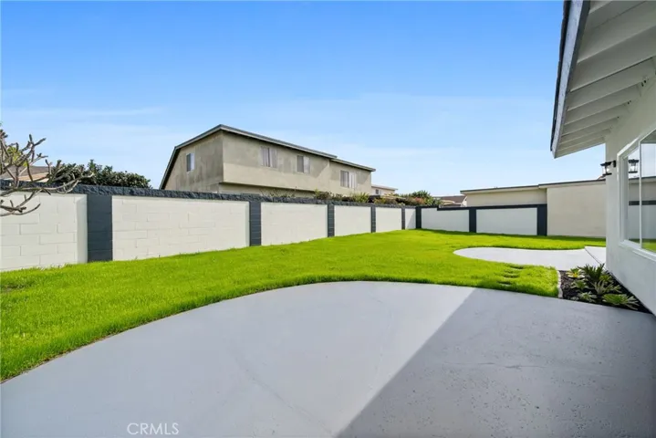 Enjoy gatherings in the spacious backyard!