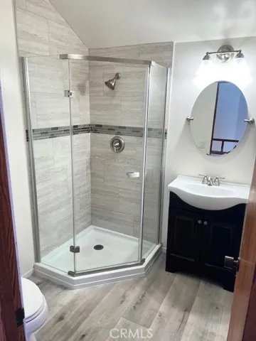 Upstairs 2nd bathroom