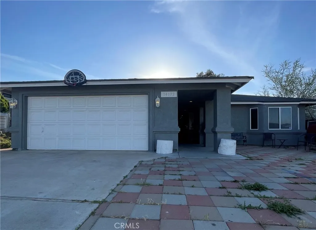 14172 La Paz Drive, Victorville, California 92395 home-pic-0