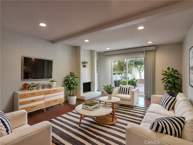 917 Lombard Court, Costa Mesa, California 92626