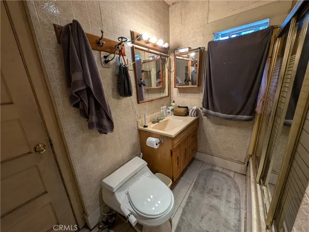 1735 W Cameron Street, Long Beach, California 90810