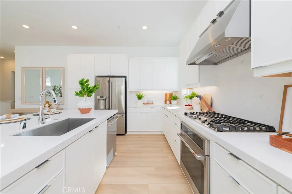 420 Flycatcher, Irvine, California 92618 home-pic-16