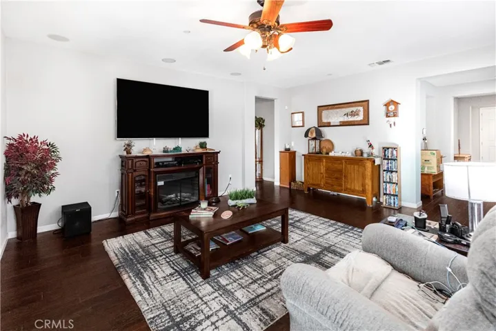 4883 Langley Way, Merced, California 95348