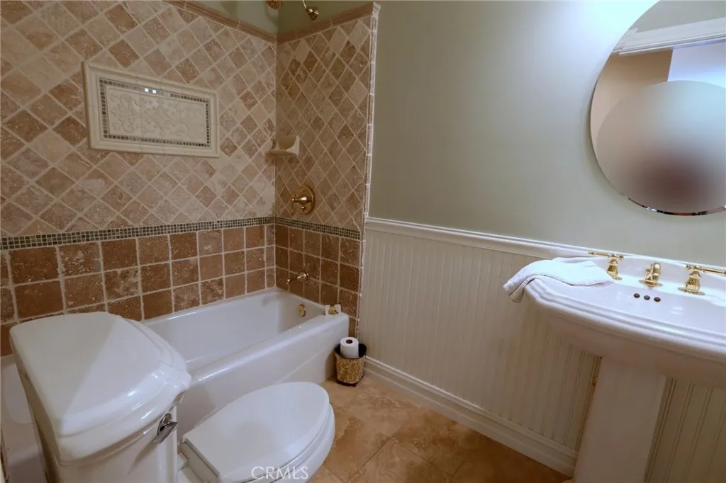 3715 W Avenue M 11, Lancaster, California 93536 home-pic-21