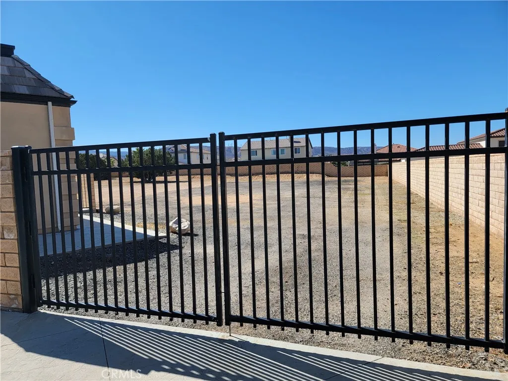 3715 W Avenue M 11, Lancaster, California 93536 home-pic-43