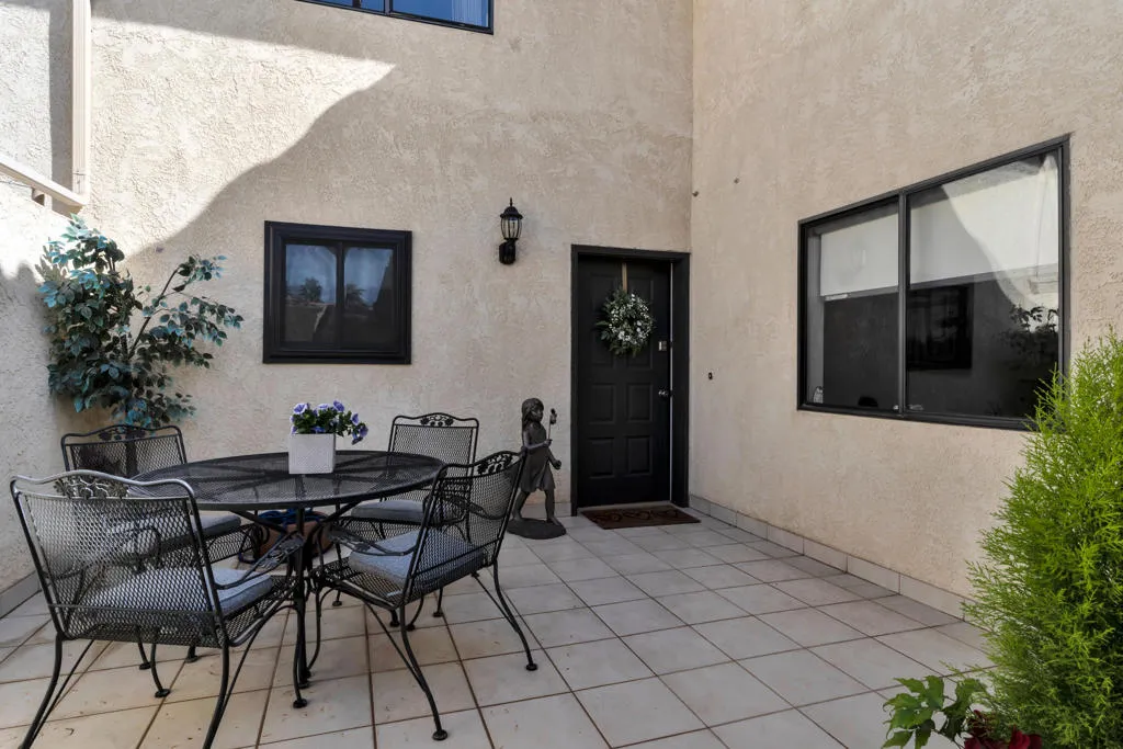 512 Flower Hill Lane, Palm Desert, California 92260 home-pic-20