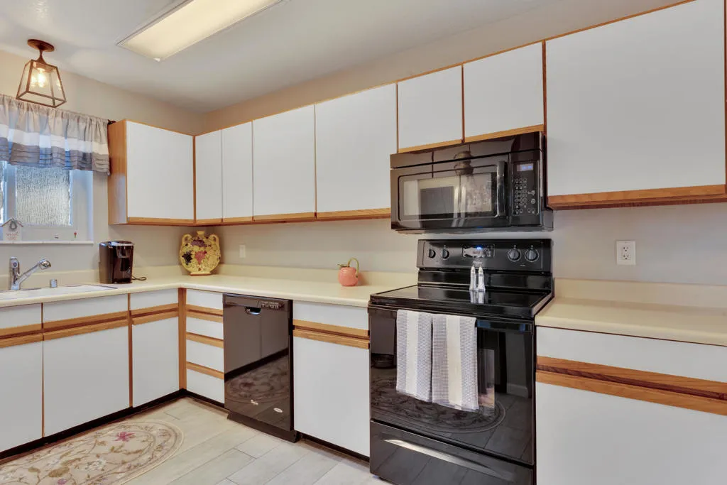 512 Flower Hill Lane, Palm Desert, California 92260 home-pic-8