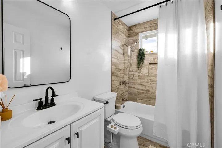 230 Delgada Avenue, Yucca Valley, California 92284