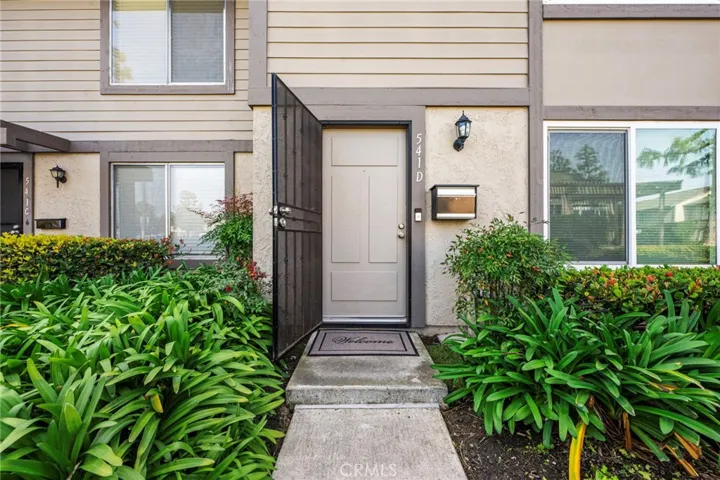541 W Alton Avenue D, Santa Ana, California 92707