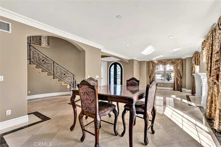 And another view of this enormous space from near the entry to the butler's pantry.