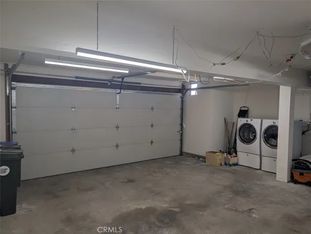 Attache direct access garage and laundry