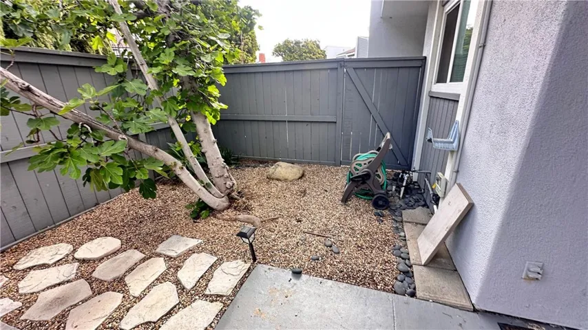 636 Lakeview Lane 1, Costa Mesa, California 92626