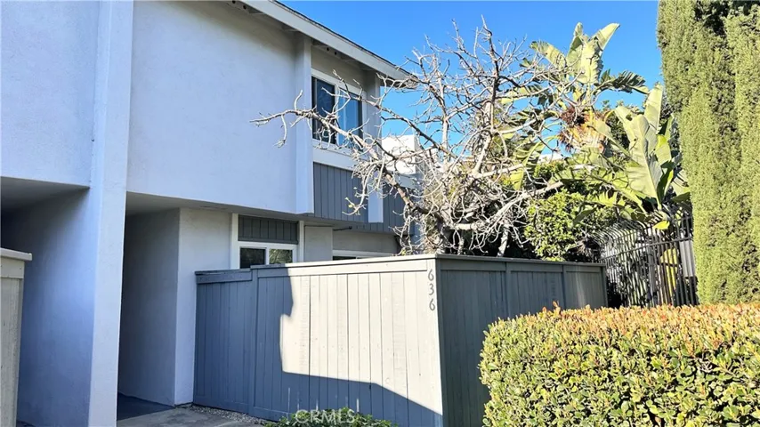 636 Lakeview Lane 1, Costa Mesa, California 92626
