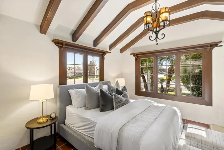 2906 Locust, San Diego, California 92106