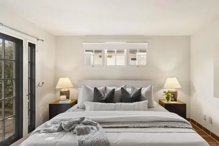 2906 Locust, San Diego, California 92106