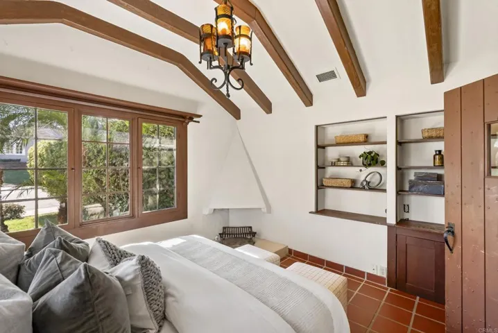 2906 Locust, San Diego, California 92106