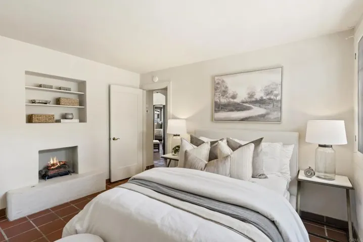 2906 Locust, San Diego, California 92106