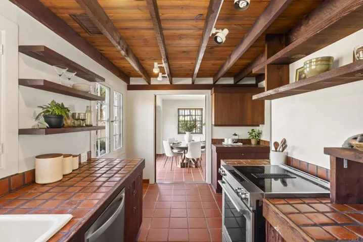 2906 Locust, San Diego, California 92106