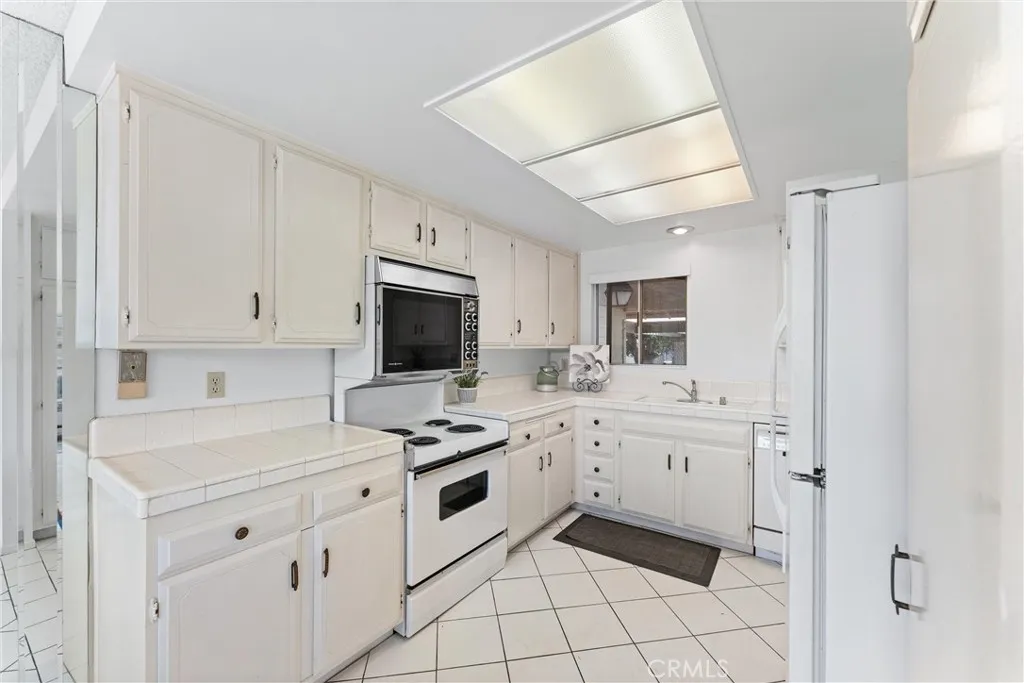3271 San Amadeo P, Laguna Woods, California 92637 home-pic-16