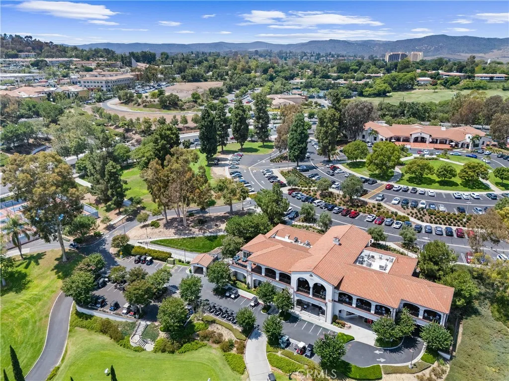 3271 San Amadeo P, Laguna Woods, California 92637 home-pic-33