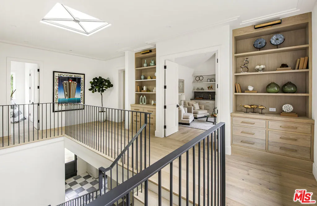 2601 Hutton Drive, Beverly Hills, California 90210 home-pic-17