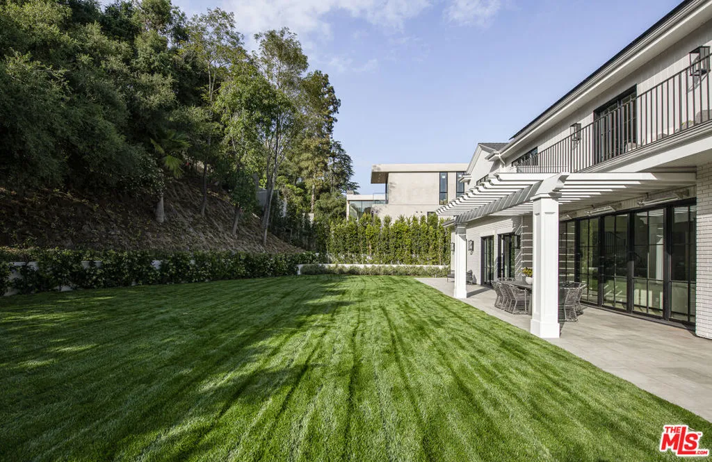 2601 Hutton Drive, Beverly Hills, California 90210 home-pic-36