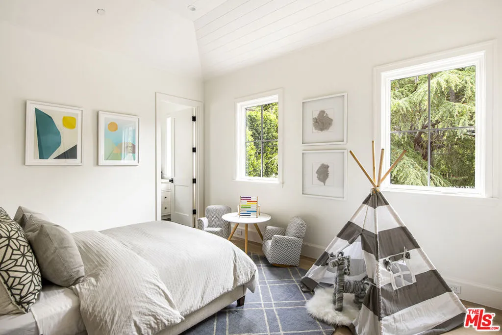 2601 Hutton Drive, Beverly Hills, California 90210 home-pic-24