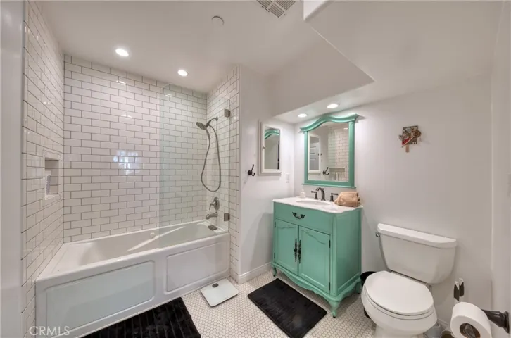 196 E Montecito Avenue, Sierra Madre, California 91024