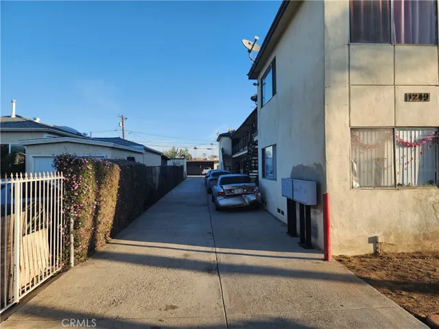 1249 W 107th Street, Los Angeles, California 90044