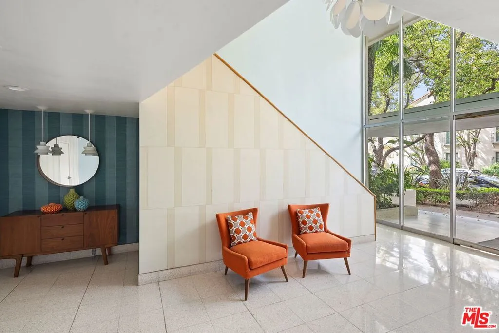 1200 N Flores Street 106, West Hollywood, California 90069 home-pic-2