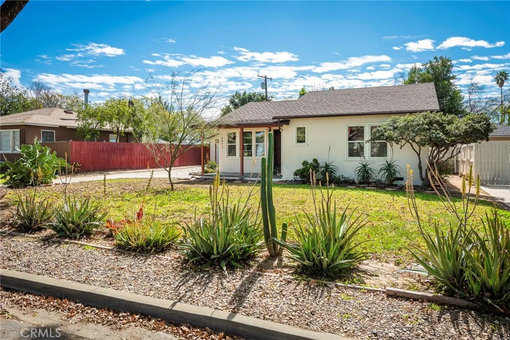 4660 Cover Street, Riverside, California 92506 home-pic-3