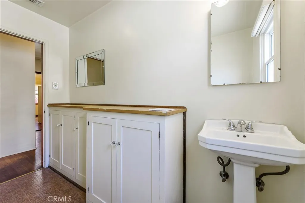 4660 Cover Street, Riverside, California 92506 home-pic-22