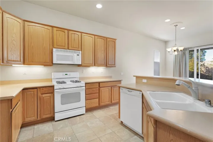 19486 Crystal Springs Lane, Apple Valley, California 92308