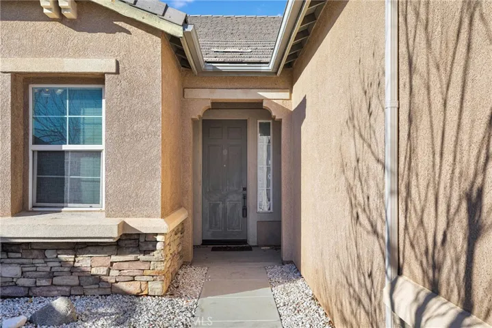 19486 Crystal Springs Lane, Apple Valley, California 92308