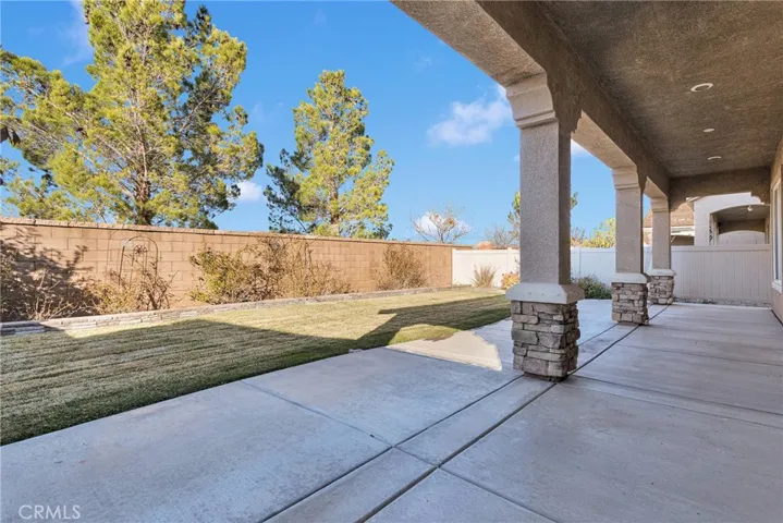 19486 Crystal Springs Lane, Apple Valley, California 92308
