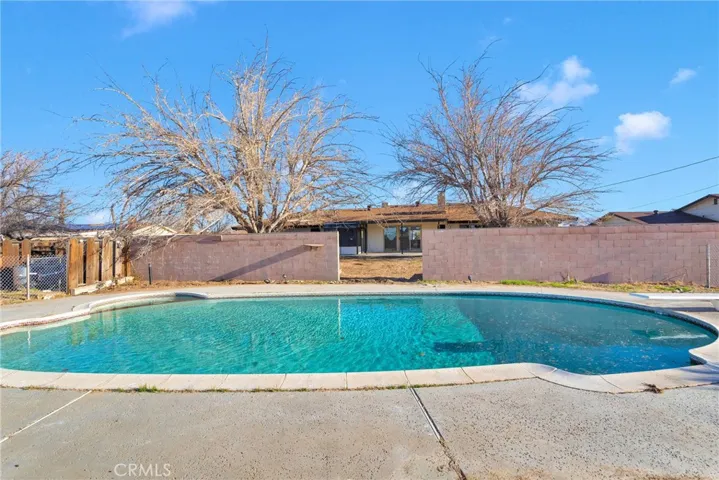 14018 Jicarilla Road, Apple Valley, California 92307