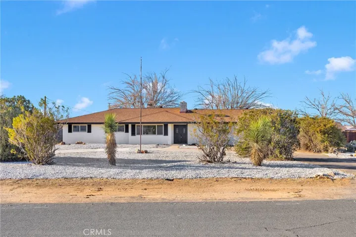 14018 Jicarilla Road, Apple Valley, California 92307