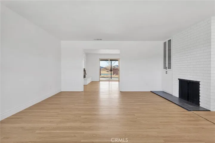 14018 Jicarilla Road, Apple Valley, California 92307