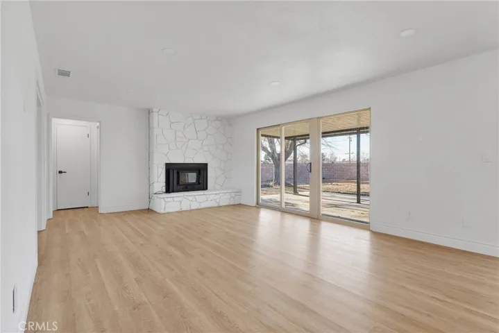 14018 Jicarilla Road, Apple Valley, California 92307