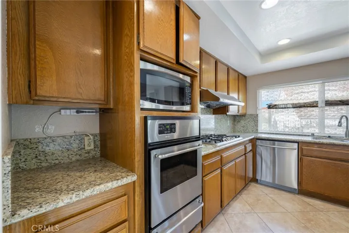 Kitchen offers Stainless Steel appliances