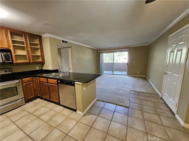 1035 La Terraza Circle 101, Corona, California 92879