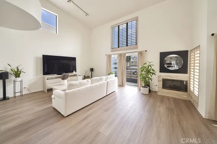 1617 S Beverly Glen Boulevard 303, Los Angeles, California 90024