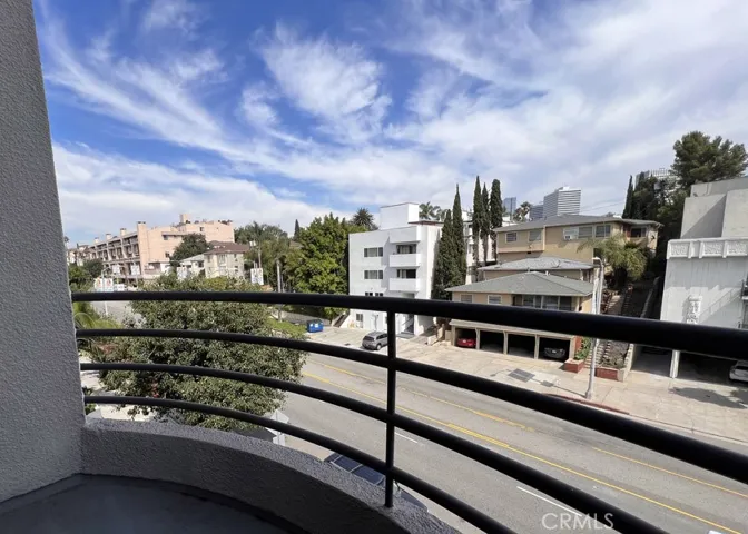 1617 S Beverly Glen Boulevard 303, Los Angeles, California 90024