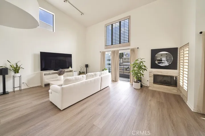 1617 S Beverly Glen Boulevard 303, Los Angeles, California 90024