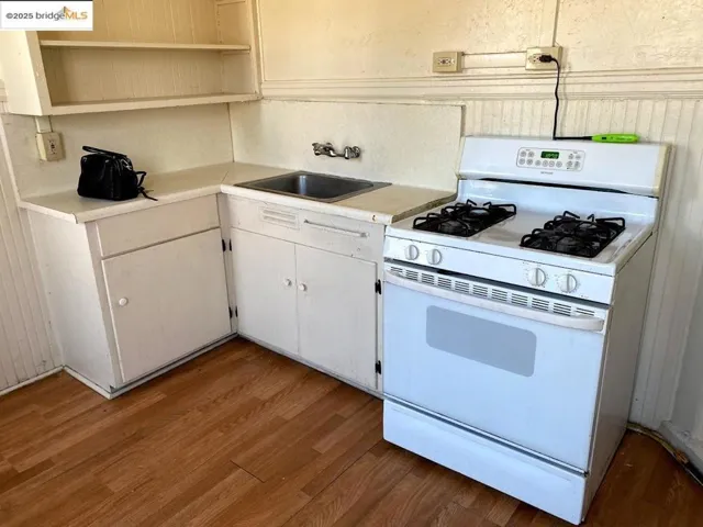 44 W. Acacia Street, Stockton, California 95202