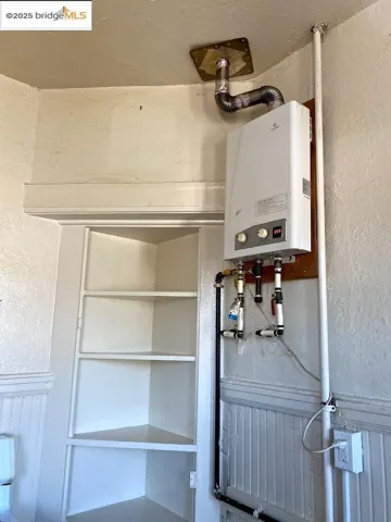 44 W. Acacia Street, Stockton, California 95202