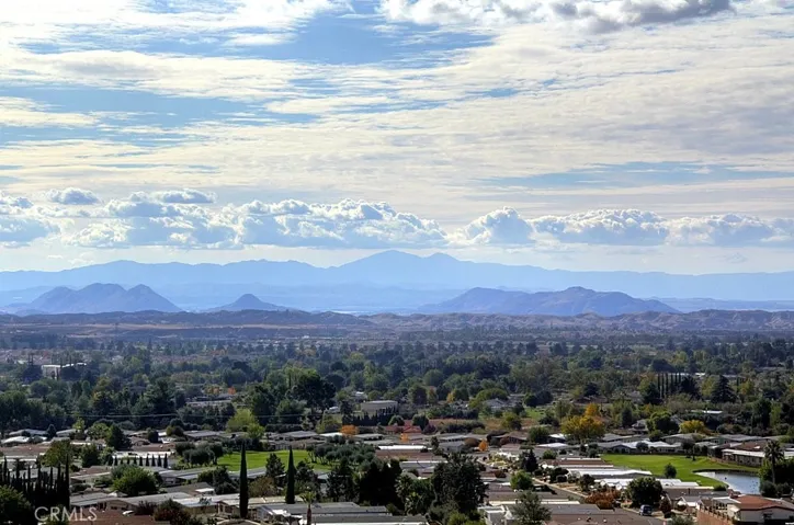 41120 Ute, Cherry Valley, California 92223