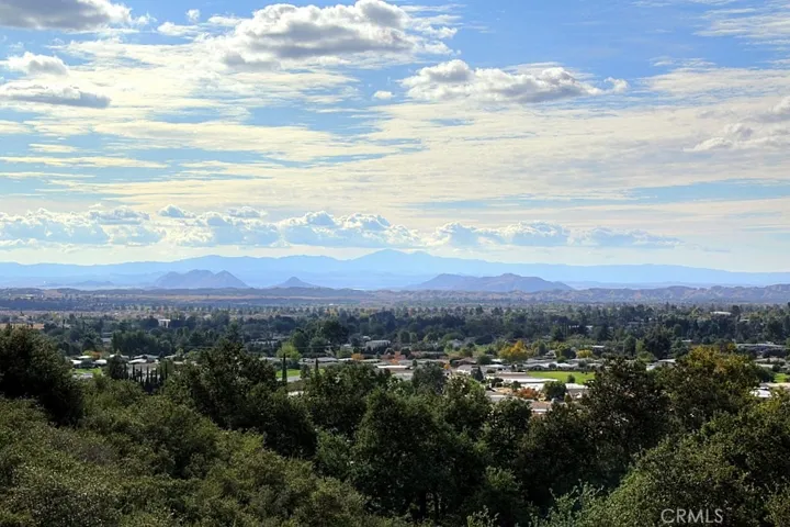 41120 Ute, Cherry Valley, California 92223