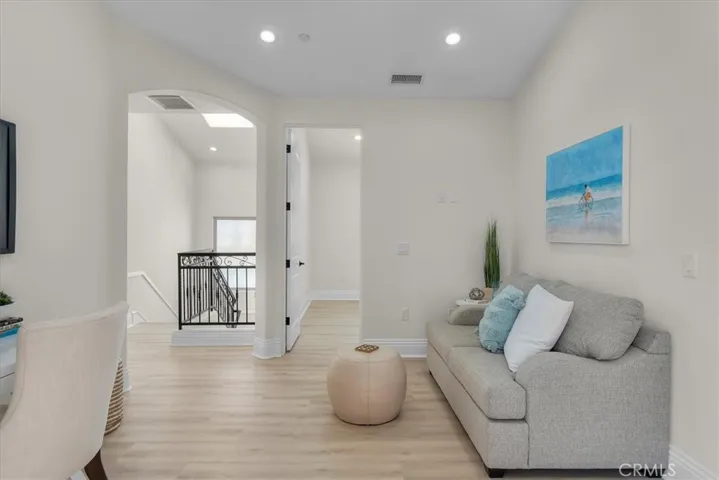 1907 Spreckels Lane B, Redondo Beach, California 90278